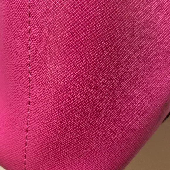 Michael Kors Fuchsia Leather Medium Tote pre-loved. - Picture 12 of 13